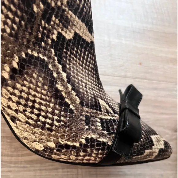 Italian Snake skin leather ankle boots size 7 1/2