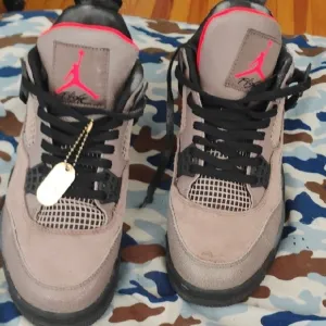 Jordan Gray Sneakers Air Jordan 4 Design