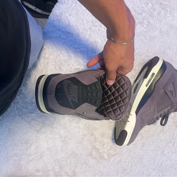 Jordan Gray Sneakers with Iconic Design and Air Unit