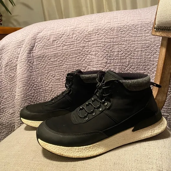 Kenneth Cole Life Lite Hiker
