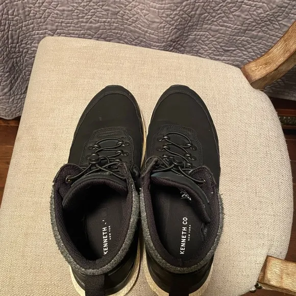 Kenneth Cole Life Lite Hiker
