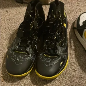 Kids Black and Yellow Basketball Shoes