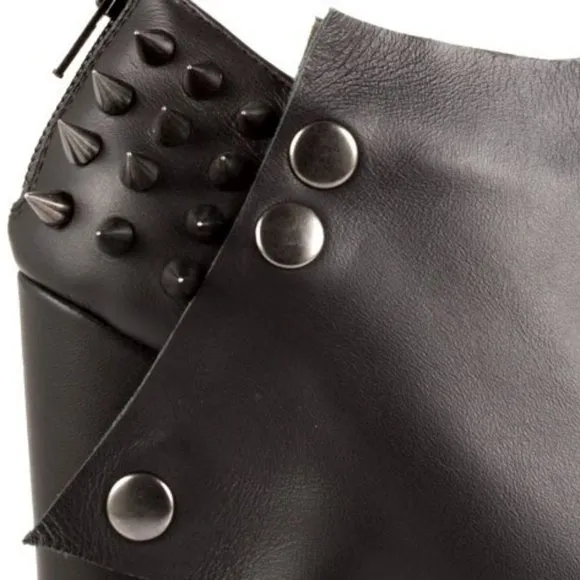 💥💥KILLER DESIGN💥💥Jenuine Leather Missy Spiked Platform Bootie in Black