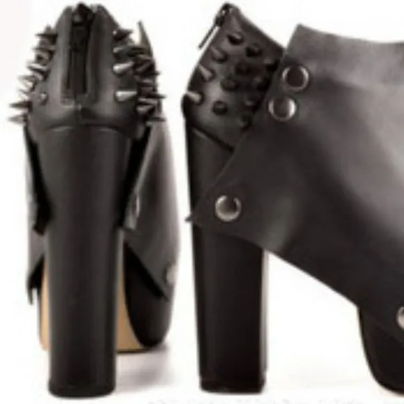 💥💥KILLER DESIGN💥💥Jenuine Leather Missy Spiked Platform Bootie in Black