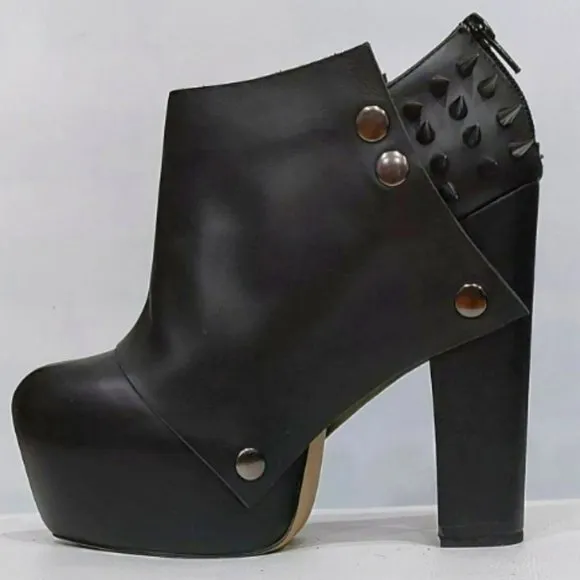 💥💥KILLER DESIGN💥💥Jenuine Leather Missy Spiked Platform Bootie in Black