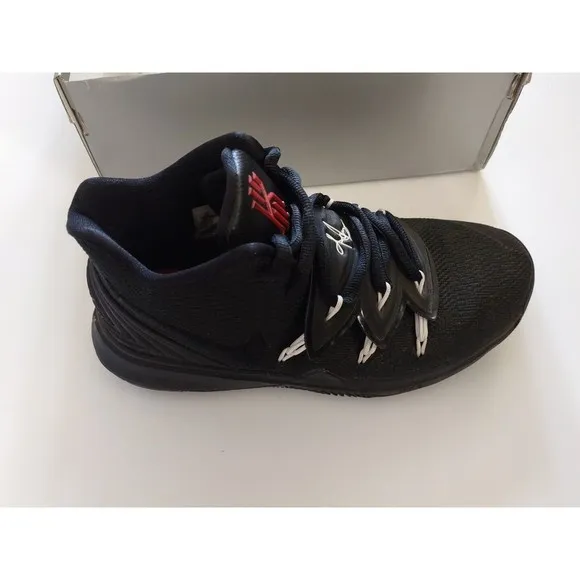 Kyrie 5 Nike (GS) Black / White Basketball Shoes, Size 4 Youth With Box