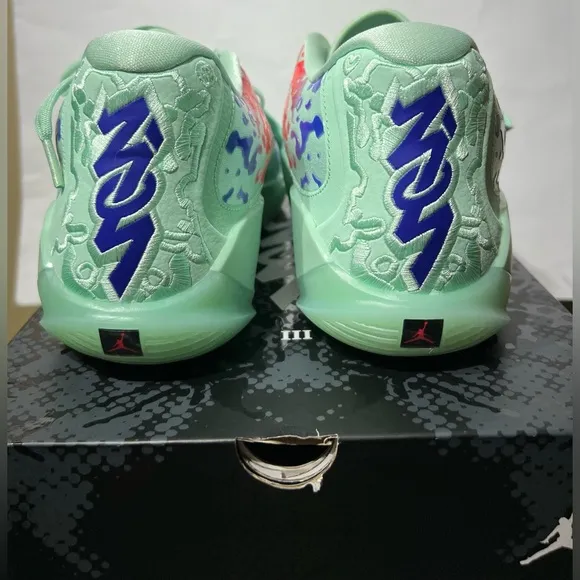 Like New, Size 9 - Jordan Zion 3 Mud, Sweat and Tears with Box