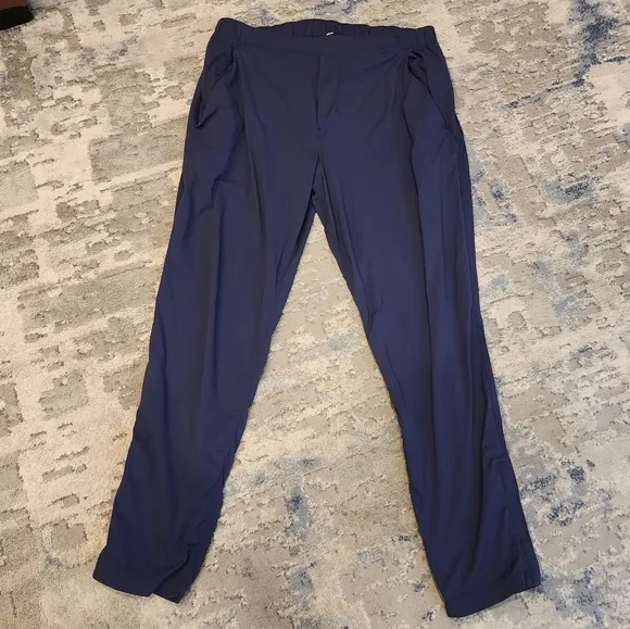 Lululemon Post Matter Pant. Navy blue.  Size XL. Zip Ankles.