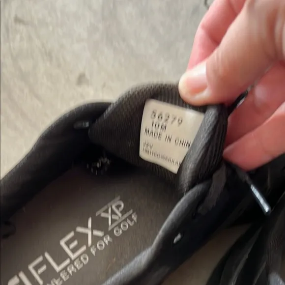 Men’s 10M golf shoes. FJ Flex XP