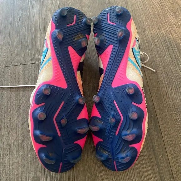 Mens Soccer cleats Shoes Puma Future 7 Match Volume Up FG size 8 worn one season