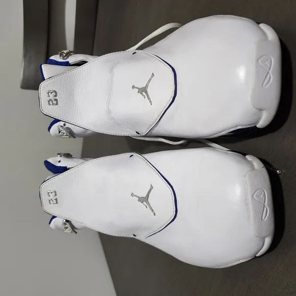 Men's White and Blue Basketball Shoes