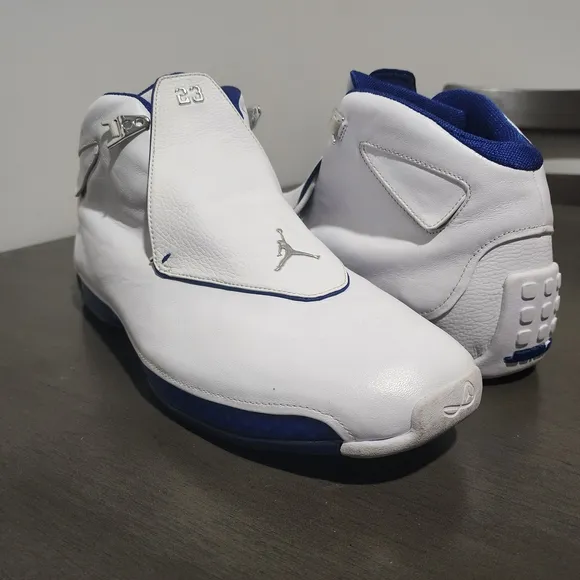 Men's White and Blue Basketball Shoes