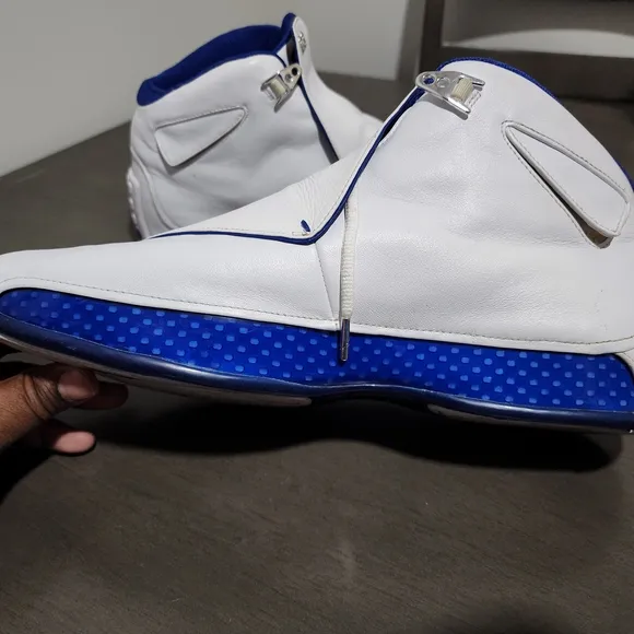 Men's White and Blue Basketball Shoes