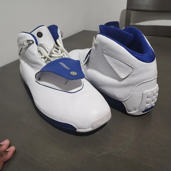 Men's White and Blue Basketball Shoes