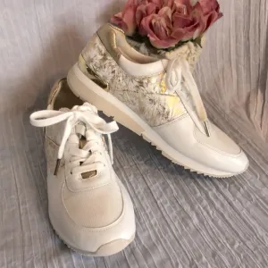 MICHAEL KORS SIZE 8.5 Allie Trainer athletic sneakers gold metallic &amp; white