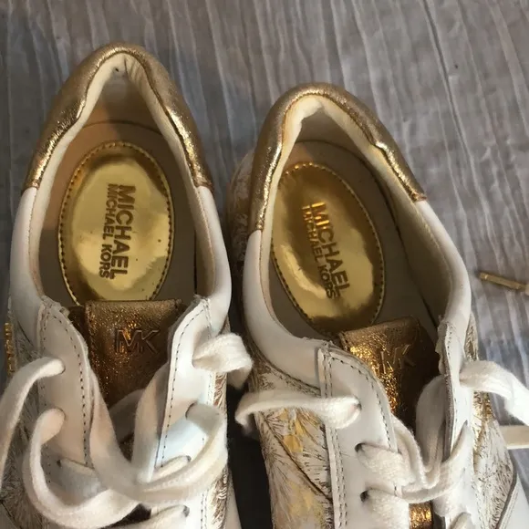 MICHAEL KORS SIZE 8.5 Allie Trainer athletic sneakers gold metallic &amp; white