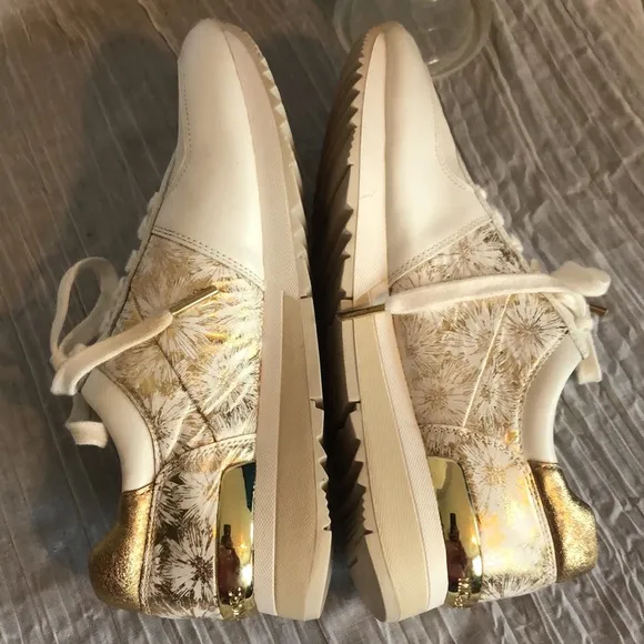 MICHAEL KORS SIZE 8.5 Allie Trainer athletic sneakers gold metallic &amp; white