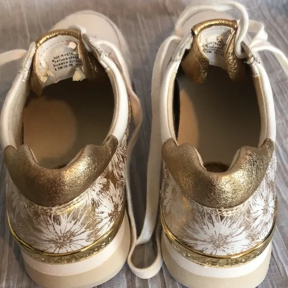 MICHAEL KORS SIZE 8.5 Allie Trainer athletic sneakers gold metallic &amp; white
