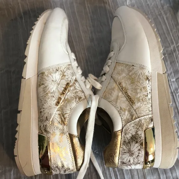 MICHAEL KORS SIZE 8.5 Allie Trainer athletic sneakers gold metallic &amp; white