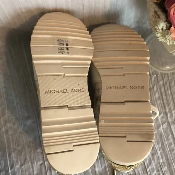 MICHAEL KORS SIZE 8.5 Allie Trainer athletic sneakers gold metallic &amp; white