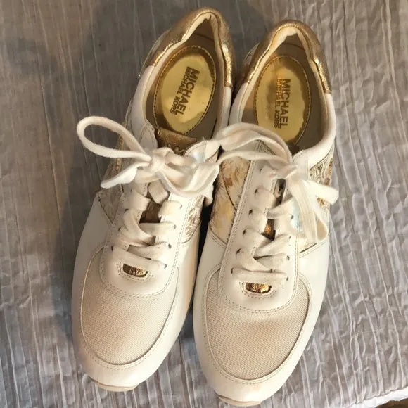 MICHAEL KORS SIZE 8.5 Allie Trainer athletic sneakers gold metallic &amp; white
