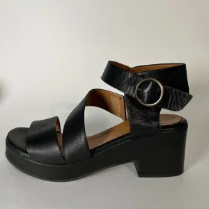 Miz Mooz Black Gill Leather Heeled Strappy Sandals, EU 40/US 9 - 9.5. Block heel