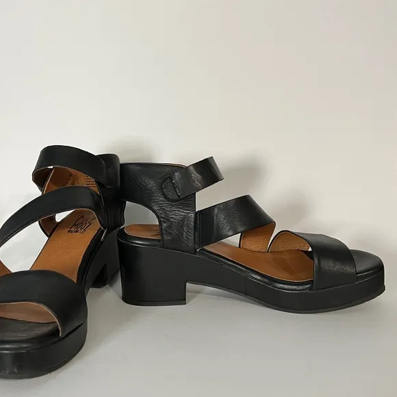 Miz Mooz Black Gill Leather Heeled Strappy Sandals, EU 40/US 9 - 9.5. Block heel