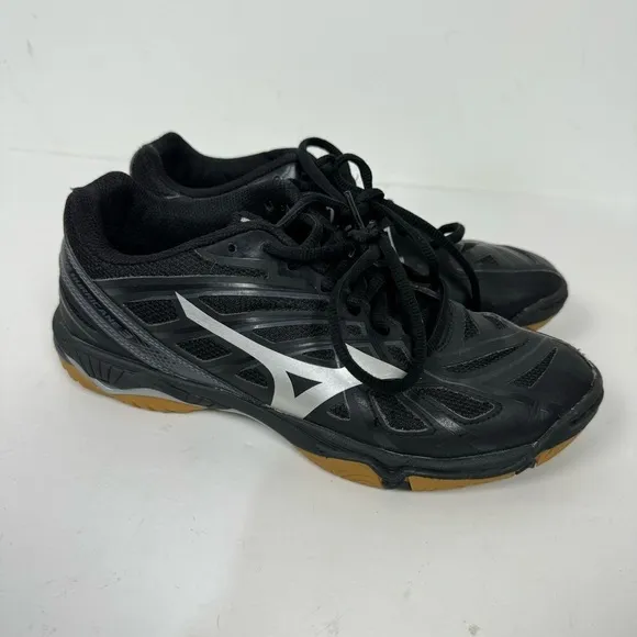 Mizuno black court shoes volleyball athletic