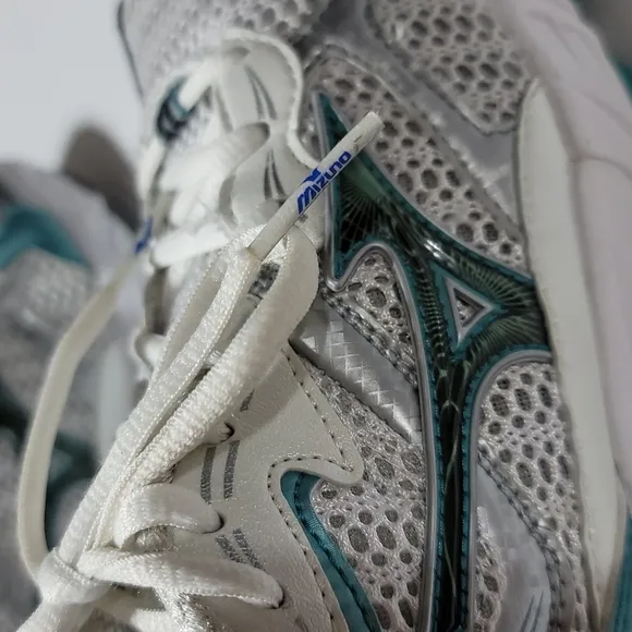 MIZUNO WAVE INSPIRE 4 WHITE SNEAKERS RUNNING TRAINERS WALKING SHOES WOMENS SZ 8