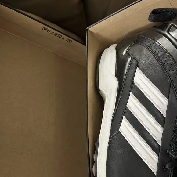 NEW Adidas Destroy MD Mid Black/White Mens
