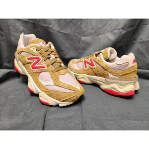 New Balance Girls 9060 Sneakers GC9060VD Beige Pink Size 5.5 NEW IN BOX!