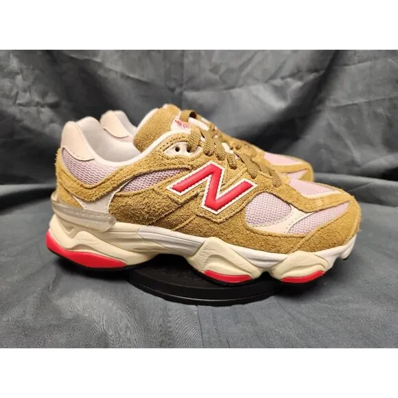 New Balance Girls 9060 Sneakers GC9060VD Beige Pink Size 5.5 NEW IN BOX!