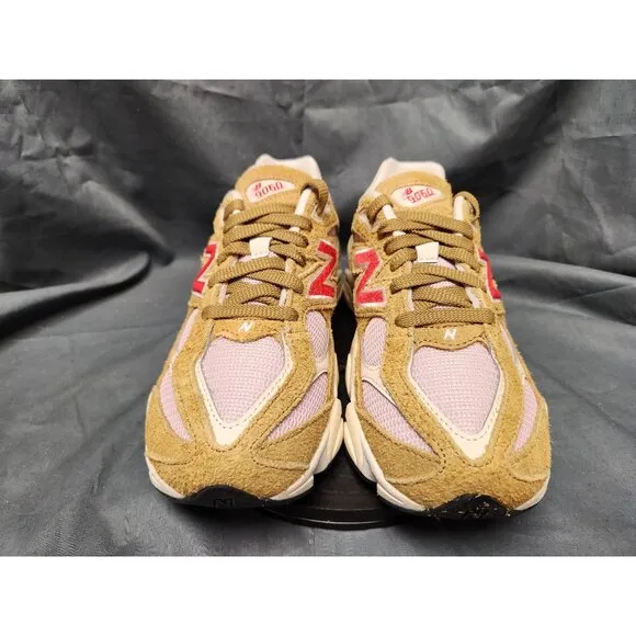 New Balance Girls 9060 Sneakers GC9060VD Beige Pink Size 5.5 NEW IN BOX!