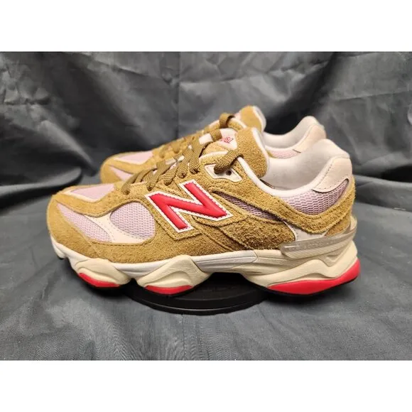 New Balance Girls 9060 Sneakers GC9060VD Beige Pink Size 5.5 NEW IN BOX!