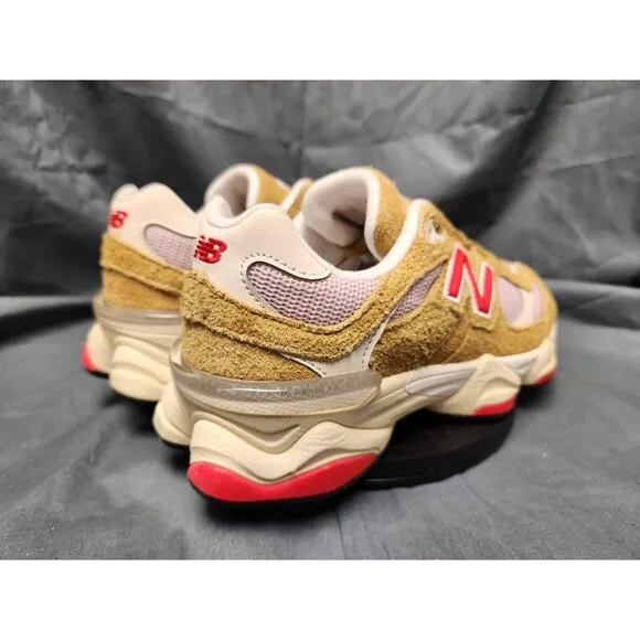 New Balance Girls 9060 Sneakers GC9060VD Beige Pink Size 5.5 NEW IN BOX!