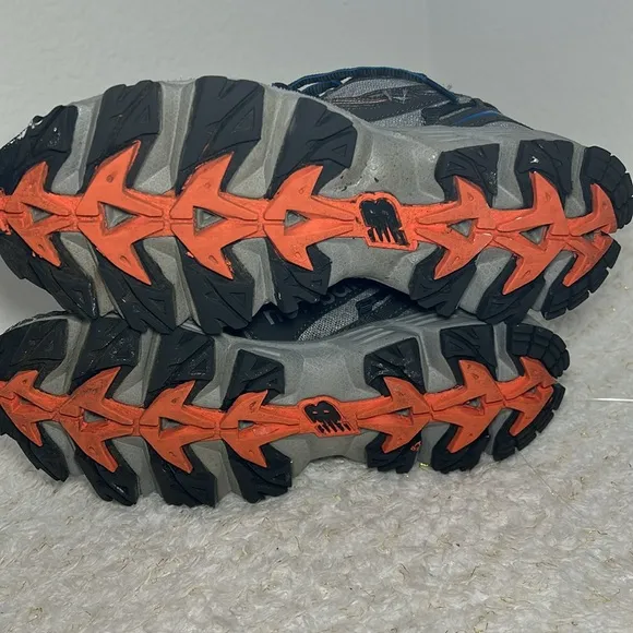 New Balance Men's 610 V2 Grey/Orange Trail running shoes size 7