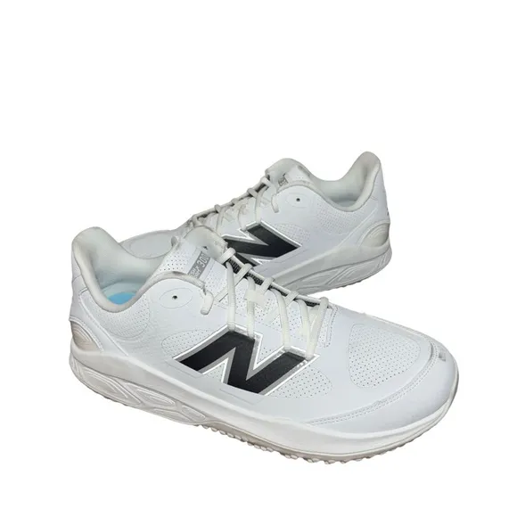 New Balance Men's White and Black Sneakers fresh foam 3000v7 Turf