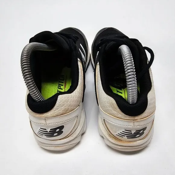 New Balance Womens Fastpitch Softball Turf Shoes ST4040B1 White Black Size 7