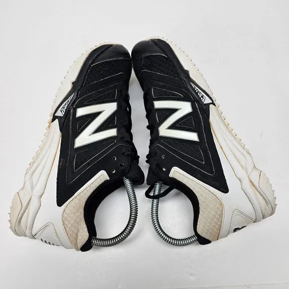 New Balance Womens Fastpitch Softball Turf Shoes ST4040B1 White Black Size 7