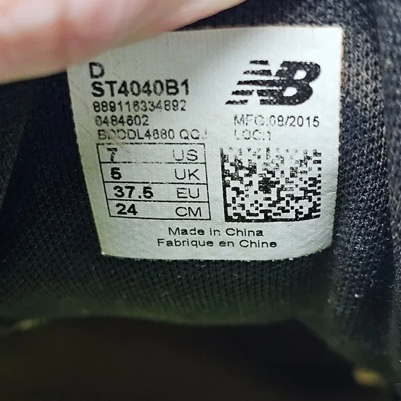 New Balance Womens Fastpitch Softball Turf Shoes ST4040B1 White Black Size 7