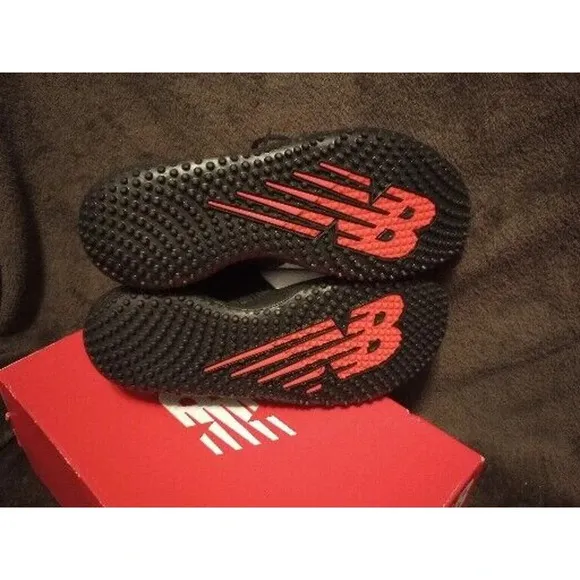 New Balance Womens Sz 9.5 FuelCell FUSE v3 Turf Trainer Shoe Black White Logo