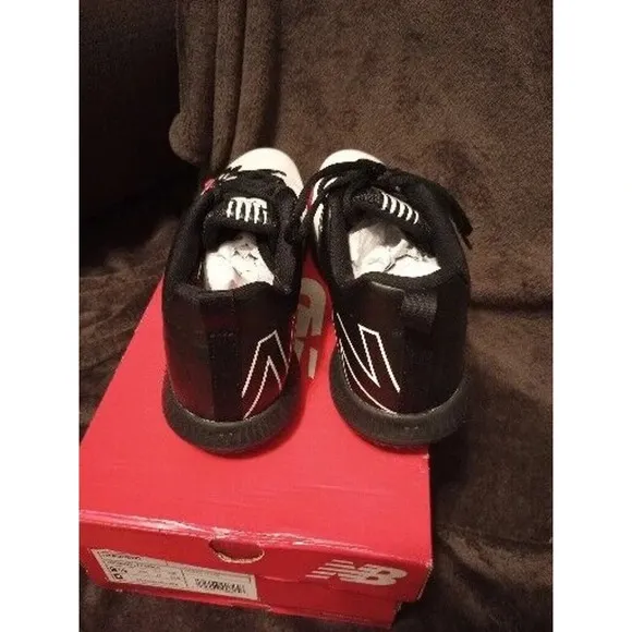 New Balance Womens Sz 9.5 FuelCell FUSE v3 Turf Trainer Shoe Black White Logo