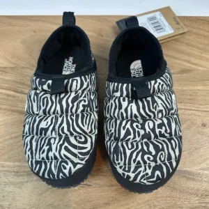 New Big Girls The North Face ThermoBall Traction II Slippers Shoes Size 1 K