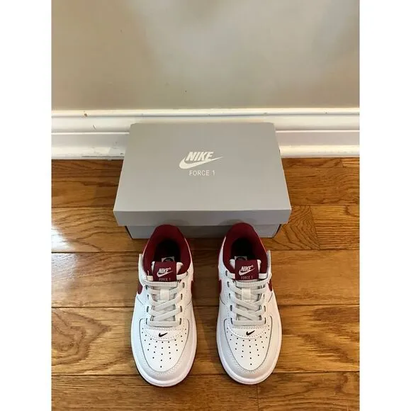 New boys /toddlers Nike Air Force 1 Low Ez on tennis shoes sneaker $100Size 10