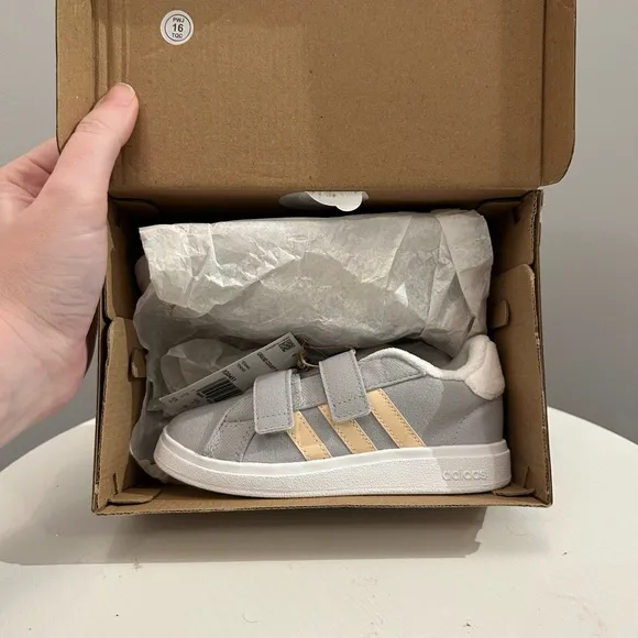 New in Box. Adidas Grand Court Disney Thumper Tennis Shoes. Toddler 10.