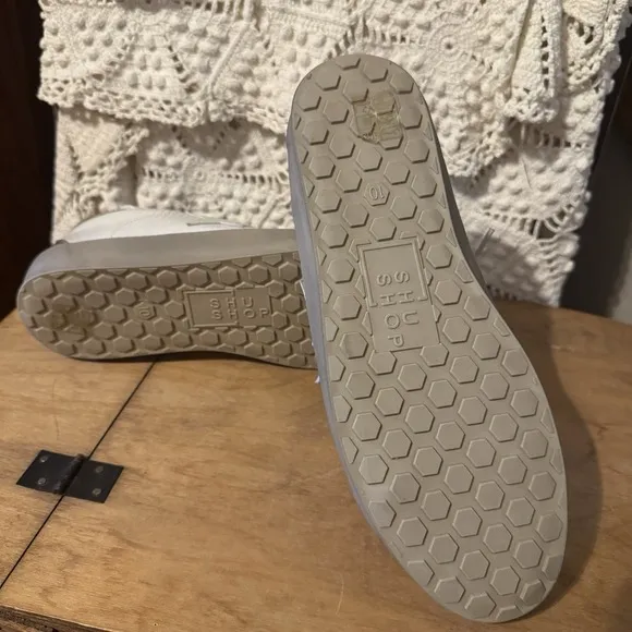 New In Box Shu Shop Paula Low Top Sneaker Bone Lizard Size 10