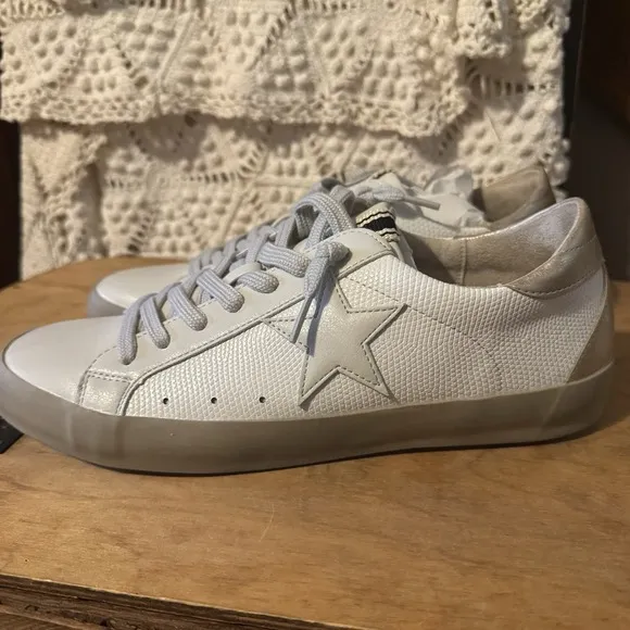 New In Box Shu Shop Paula Low Top Sneaker Bone Lizard Size 10
