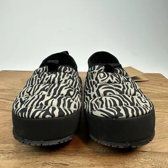 New Little Girls The North Face ThermoBall Traction II Slippers Shoes Size 13 C