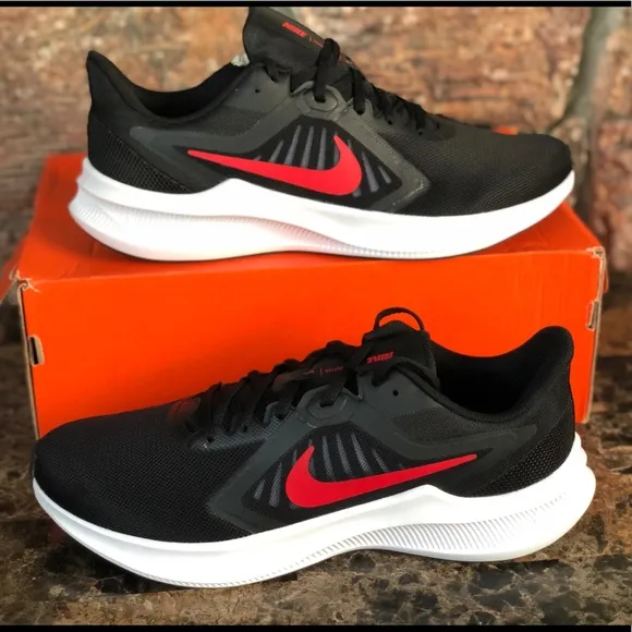 NEW Nike Men's Downshifter 10 Running Sneakers