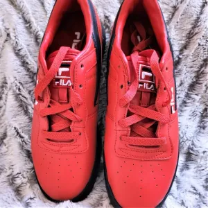 NEW shoes Women 8  Youth 6 Fila tennis Court athletic Samba Red 91175